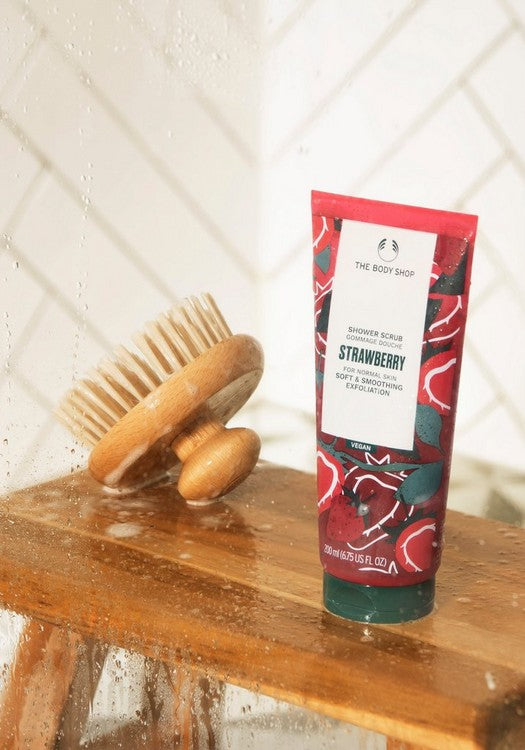 The Body Shop Shower Scrub - Strawberry