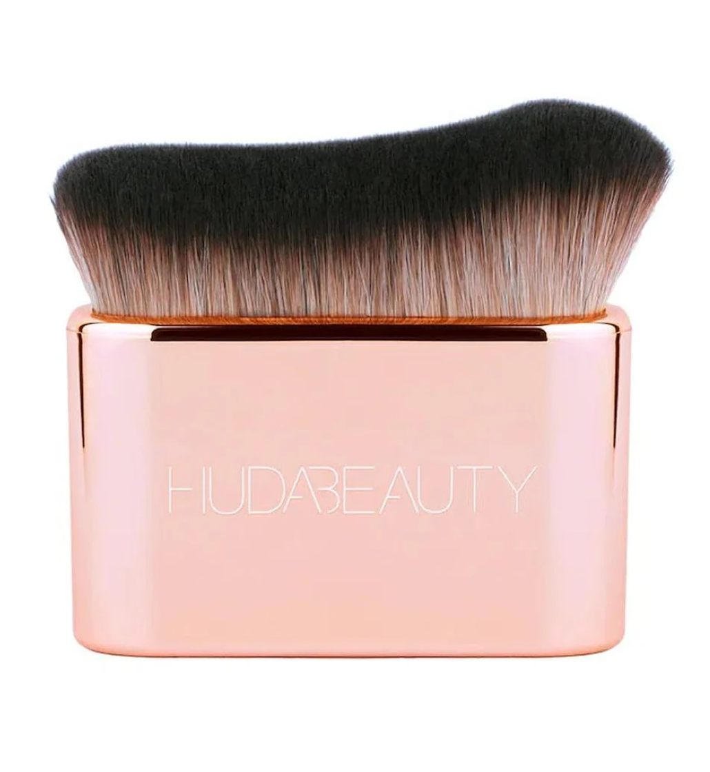 Huda Beauty Blur & Glow Body Brush