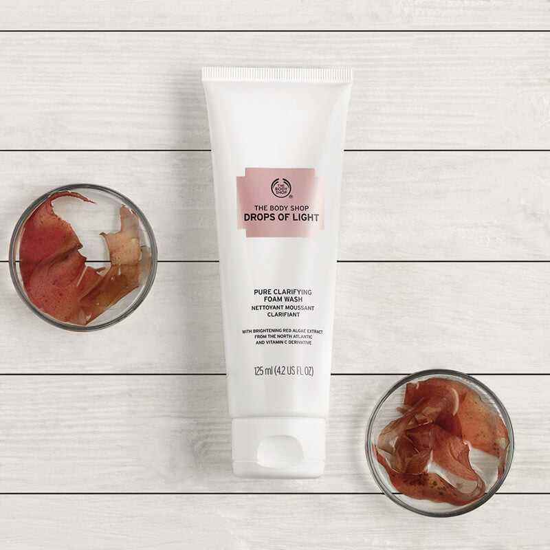 The Body Shop Drops of Light™ Brightening Pure Clarifying Foam Wash