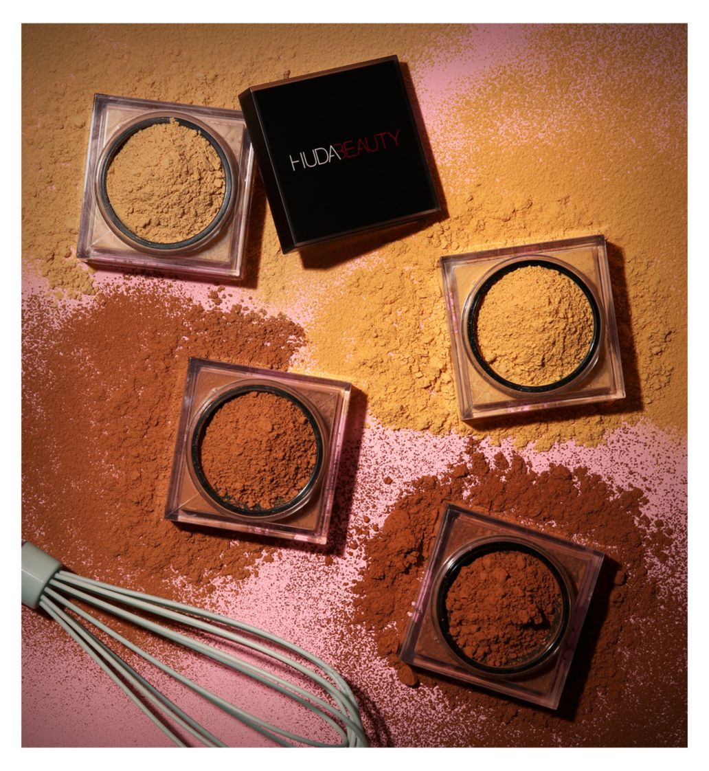 Huda Beauty Easy Bake Loose Baking & Setting Powder